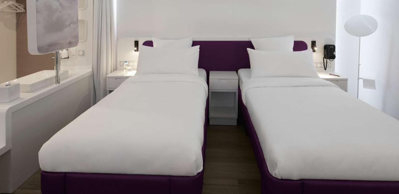 Hotel Yotel Airport, Entrance Istanboel